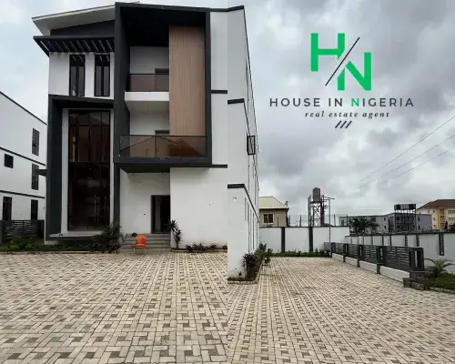 House For Sale in Abuja - 6 Bedroom