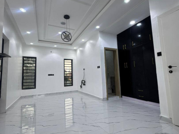 4 BEDROOM DUPLEX FOR SALE
