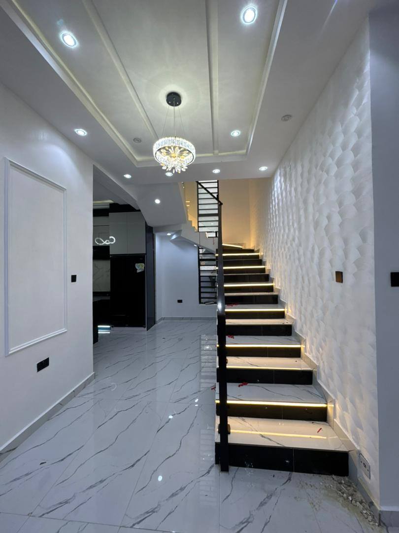 5 4 BEDROOM DUPLEX FOR SALE