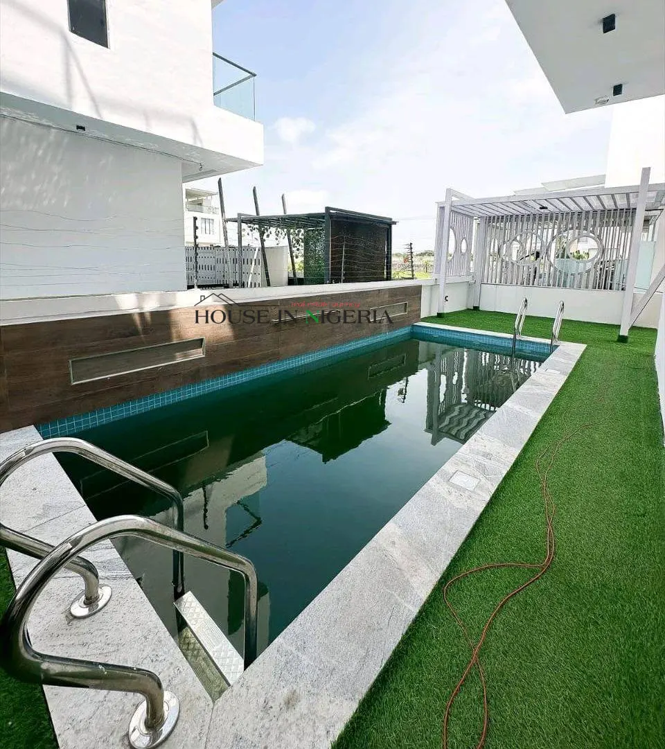 584388756_25661260190125184_2753677941702269673_n house for sale in Lekki