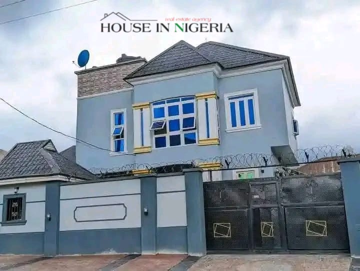 3 Bedroom Flat HOUSE FOR SALE