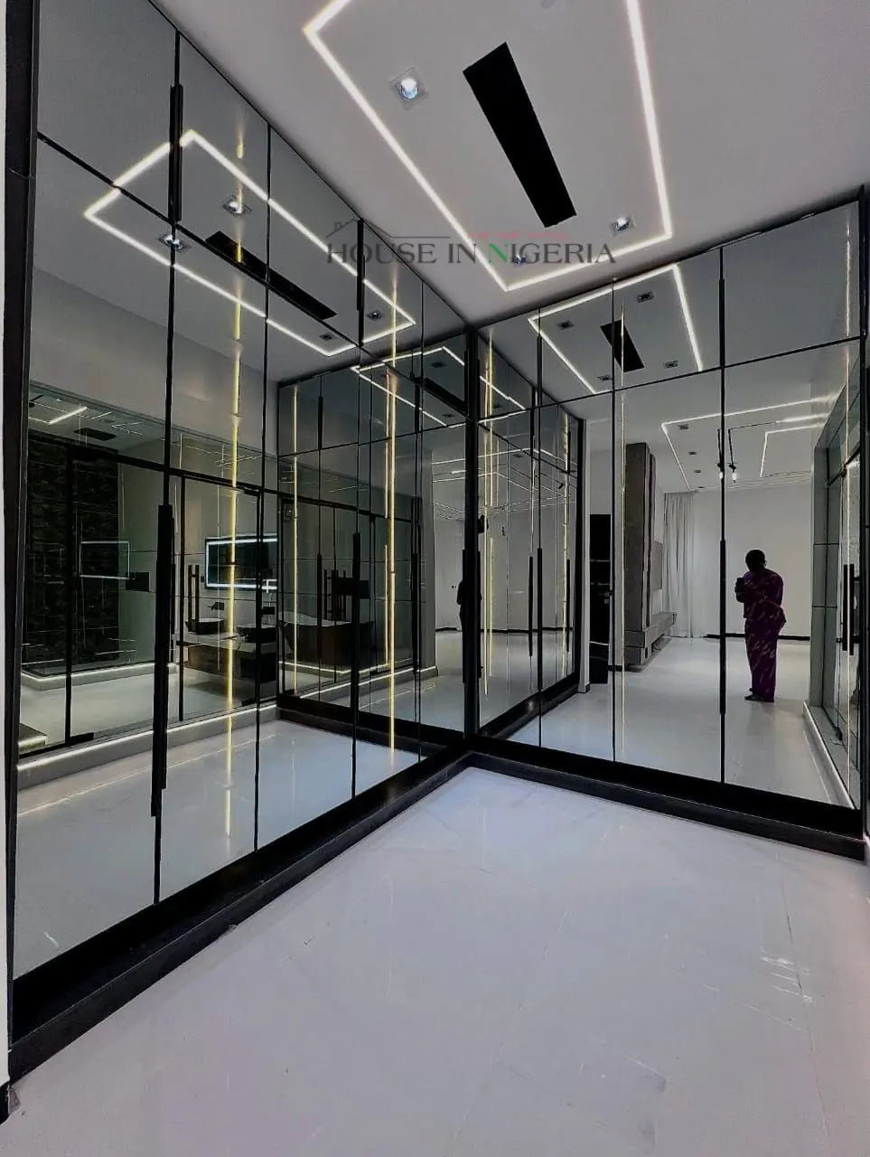 cen 5-bedroom luxury duplex for sale in Lekki