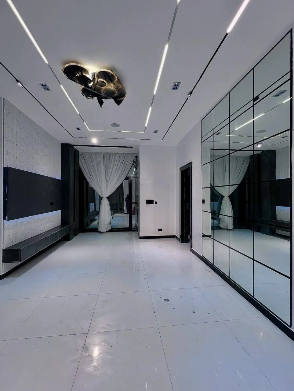 rest room 5-bedroom luxury duplex for sale in Lekki