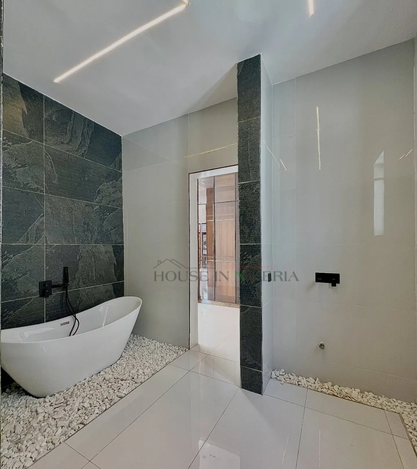 kl 15 Houses in Lagos