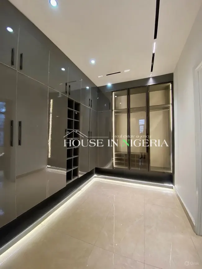 Semi Detached House for Sale in Lekki Phase 1