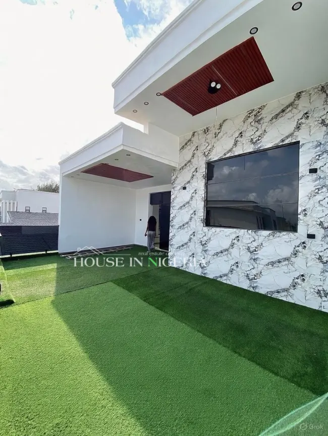 Semi Detached House for Sale in Lekki Phase 1