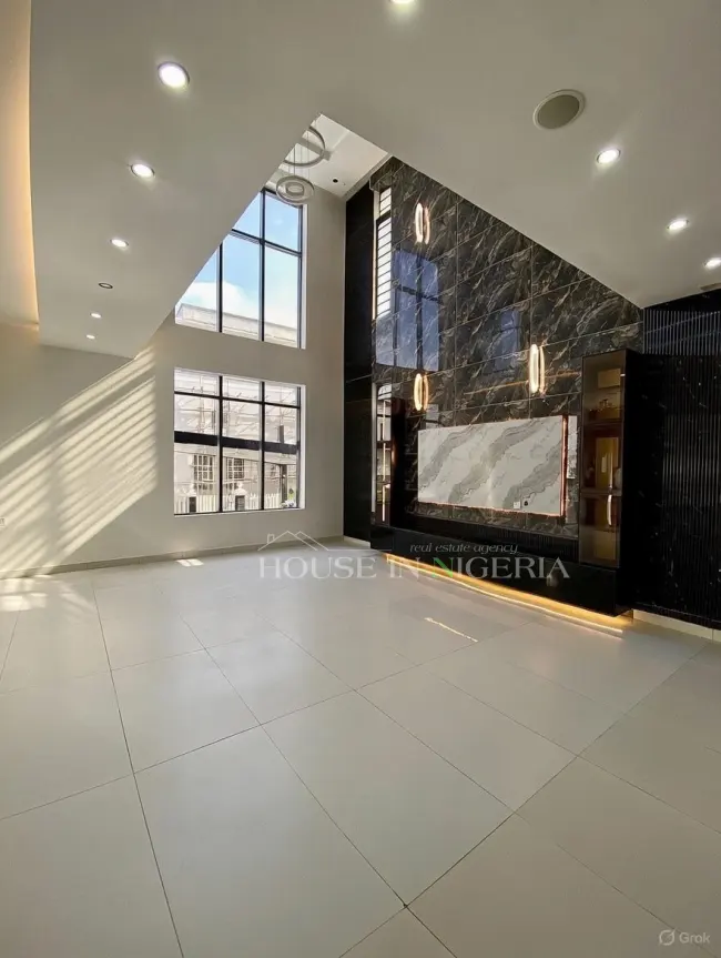 Semi Detached House for Sale in Lekki Phase 1