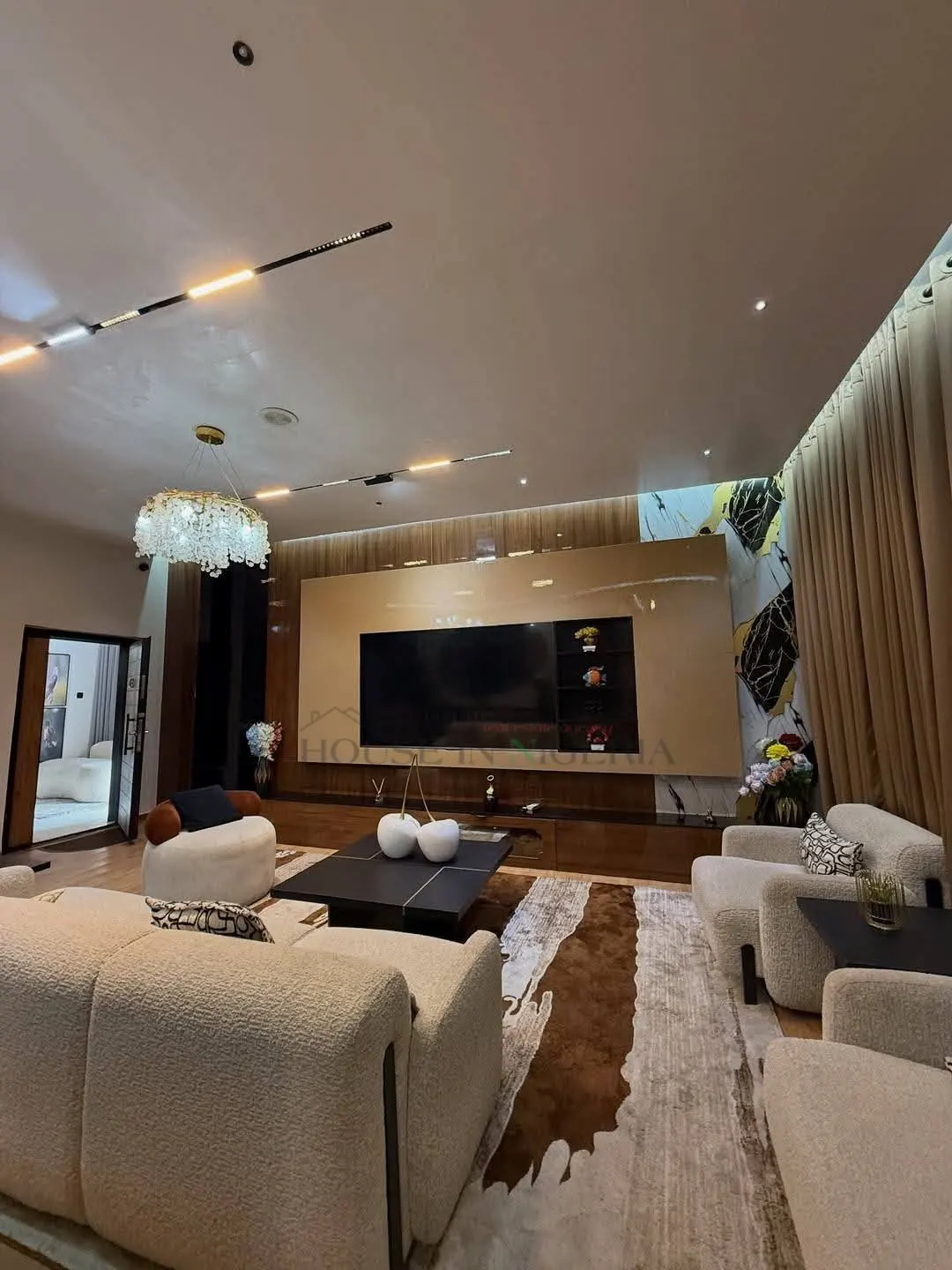 Furnished 5 Bedroom Duplex