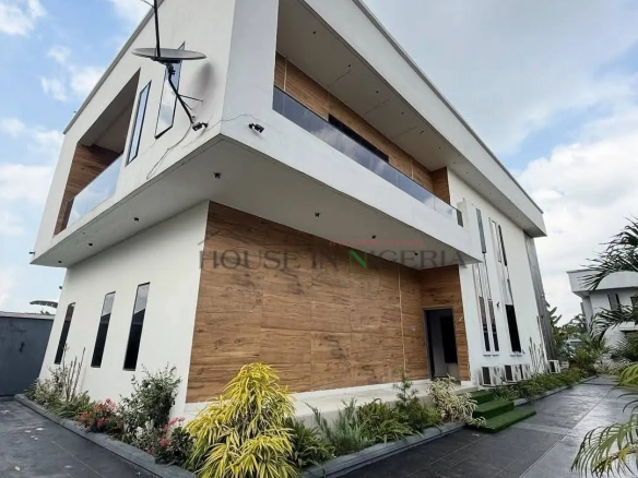 Furnished 5 Bedroom Duplex