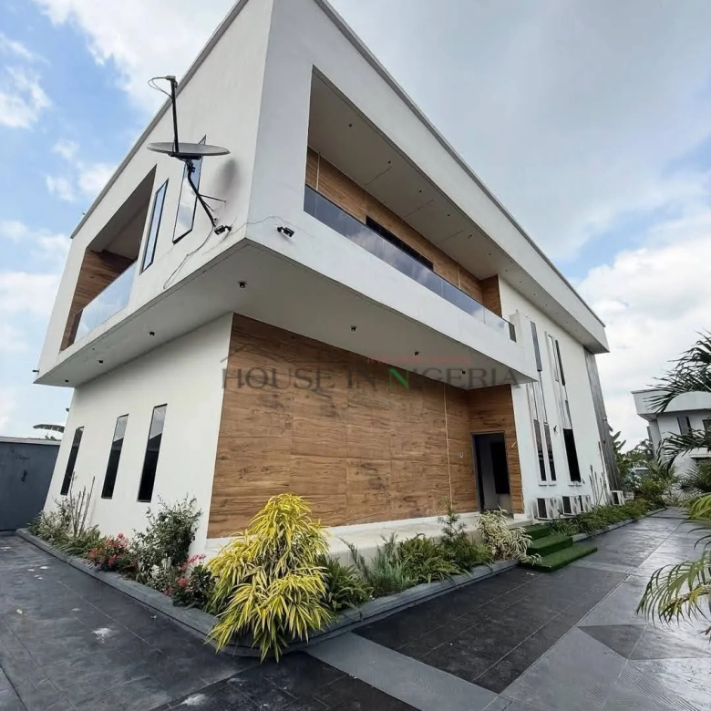 Furnished 5 Bedroom Duplex