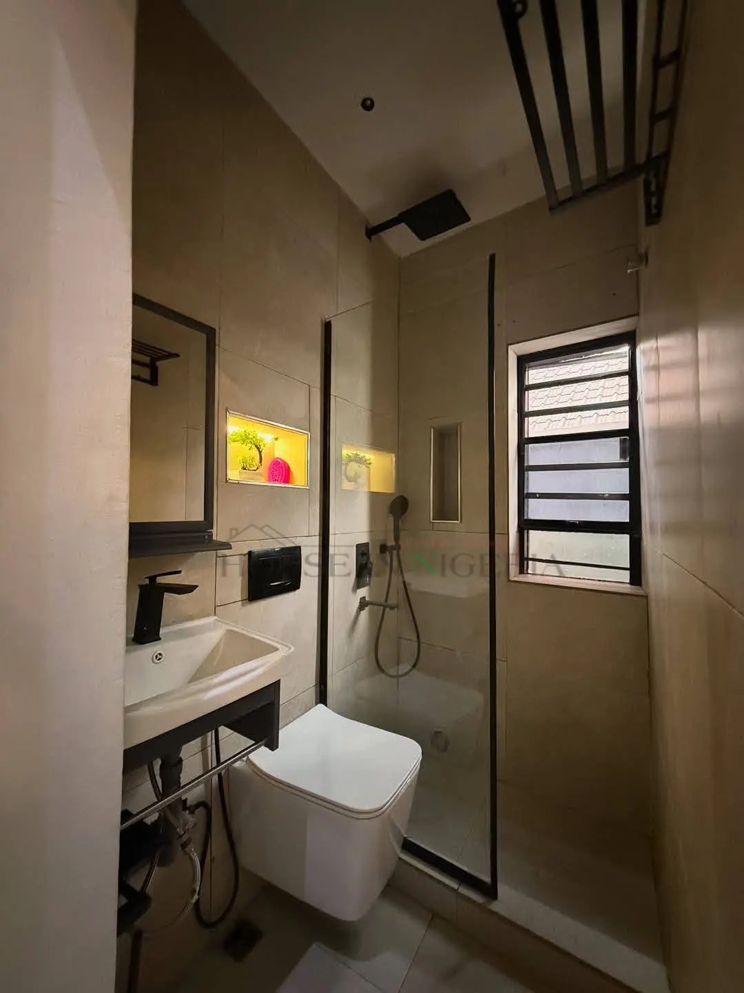 Furnished 5 Bedroom Duplex