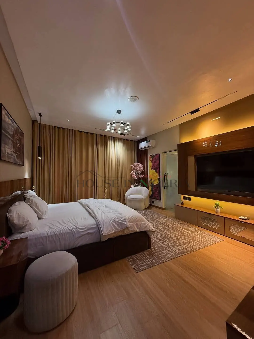 Furnished 5 Bedroom Duplex