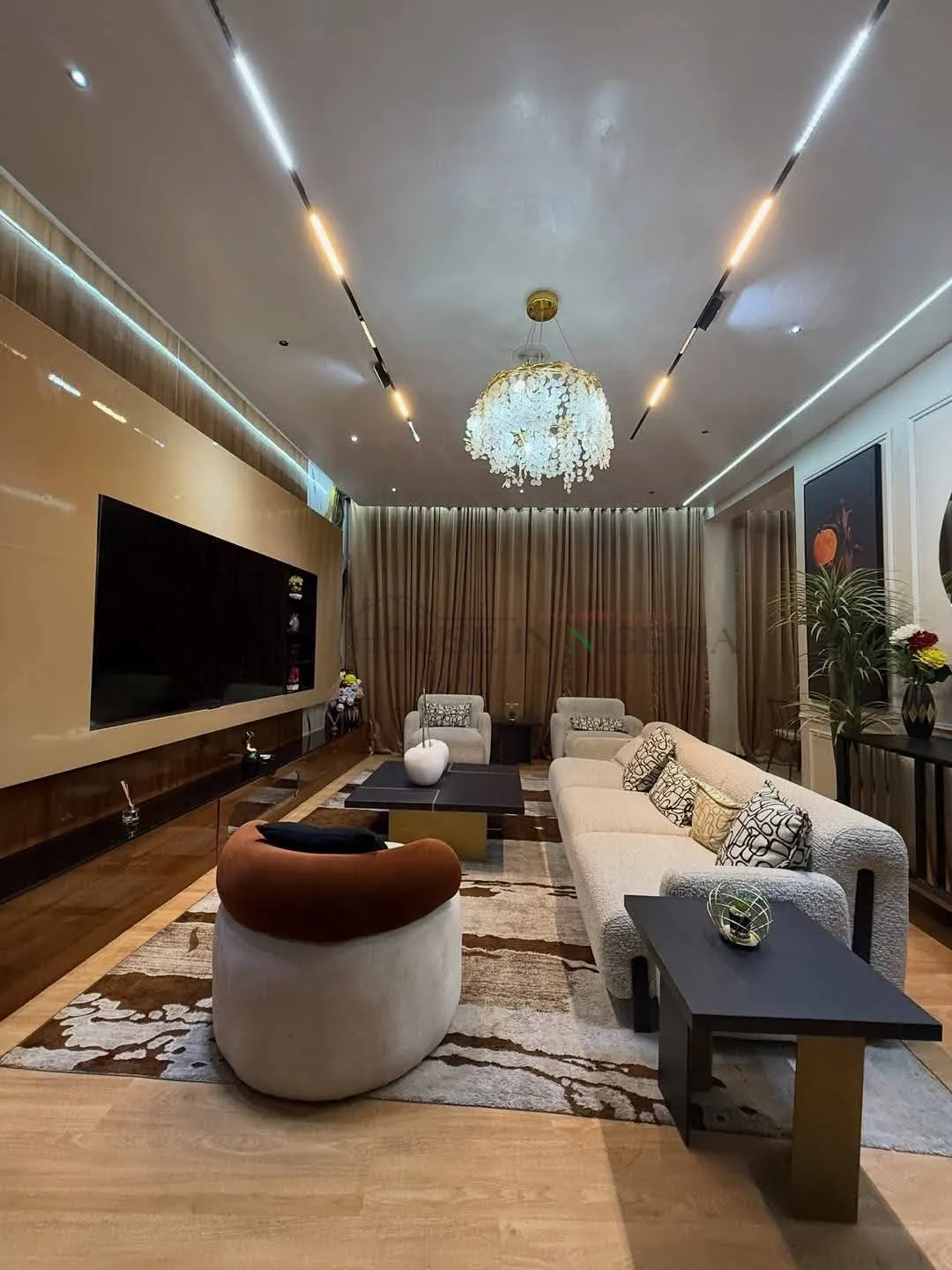 Furnished 5 Bedroom Duplex